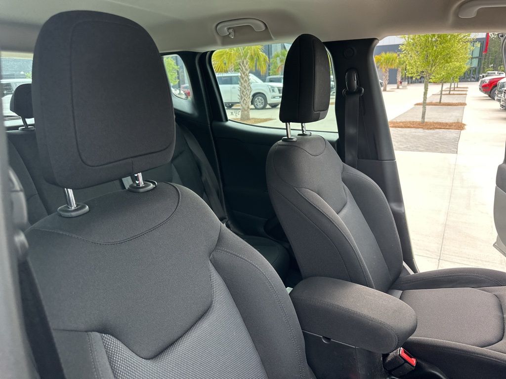 2019 Sting-Gray Clearcoat Jeep Renegade Sport FWD SUV