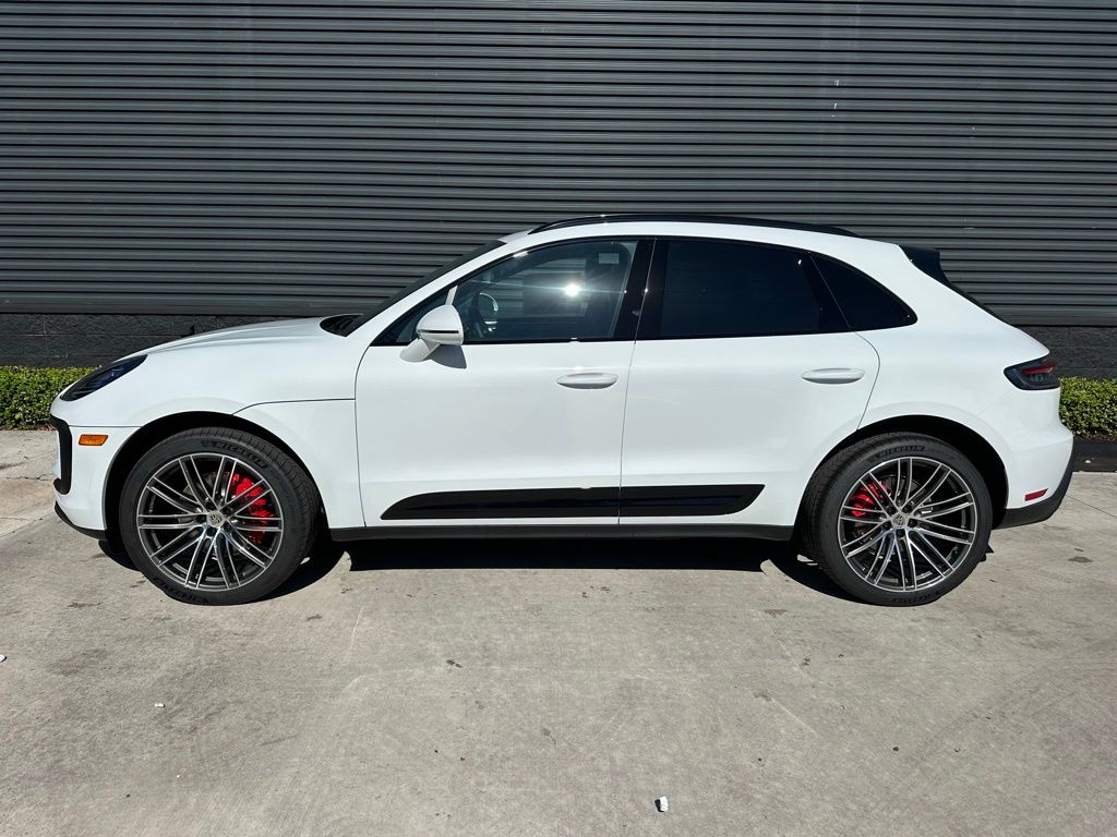 Thumbnail: 2026 Porsche Macan - 2