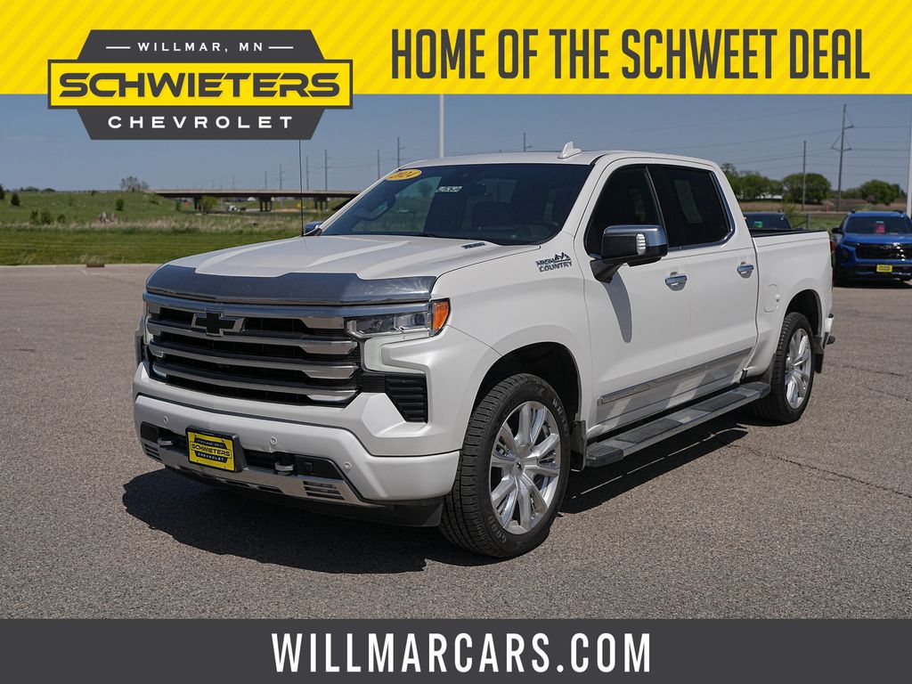 White (Iridescent Pearl Tricoat) 2024 Chevrolet Silverado 1500 Pickup Truck Four-Wheel Drive Automatic