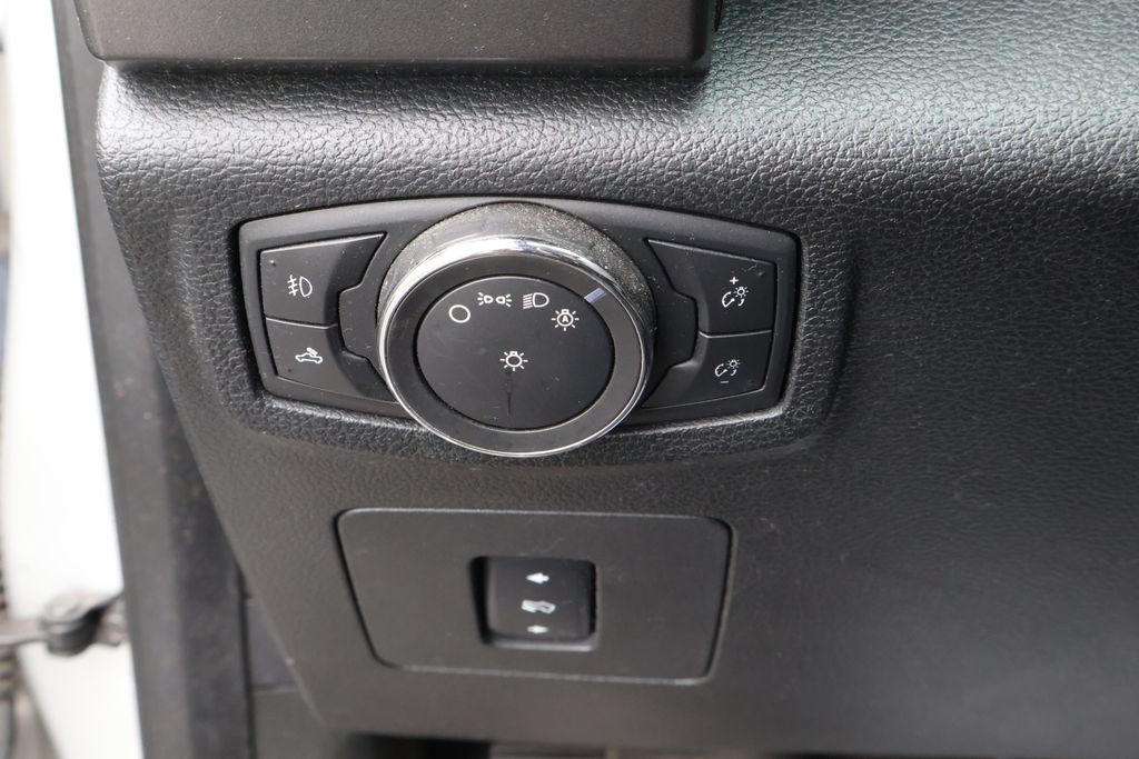 2016 Ford F-150 XLT 17