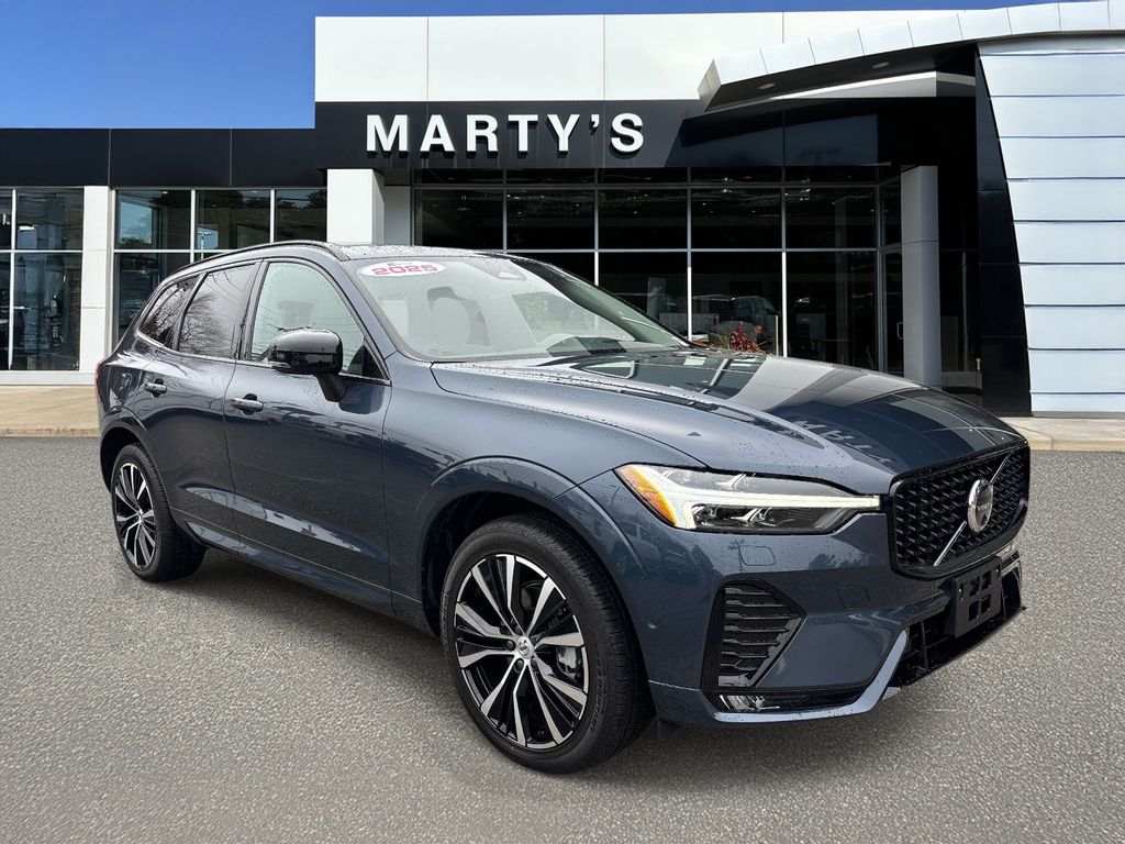 2025 Volvo XC60 B5 Plus Dark Theme AWD