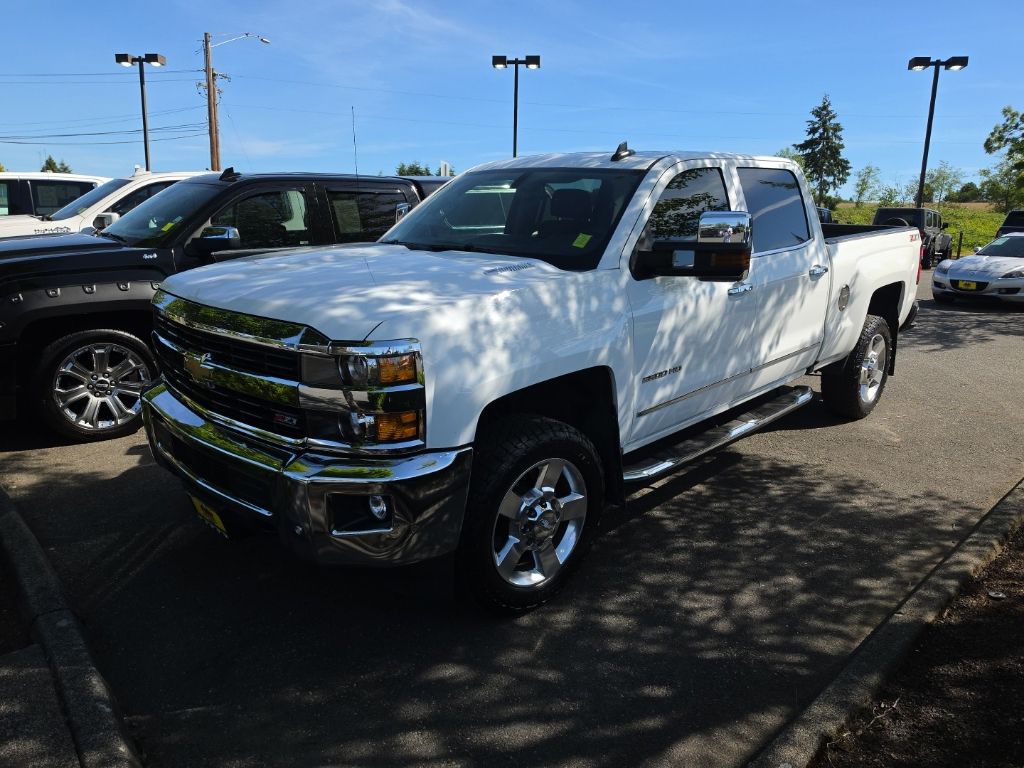 Summit White 2016 Chevrolet Silverado 2500HD LTZ Crew Cab 4WD Pickup Truck Four-Wheel Drive 6-Speed Automatic