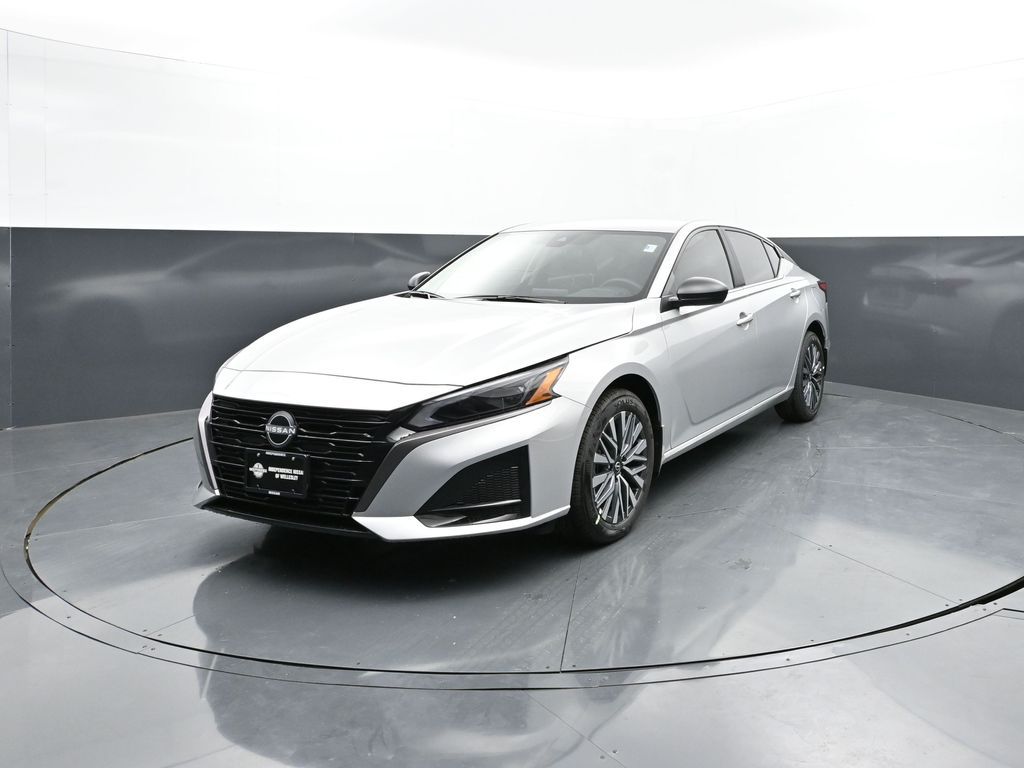 Brilliant Silver Metallic 2026 Nissan Altima 2.5 SV AWD Sedan All-Wheel Drive Continuously Variable Transmission