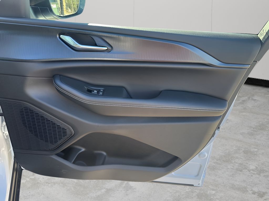 New Car 2025 Jeep Grand Cherokee L  For Sale Under $50,000 In Austin, Texas