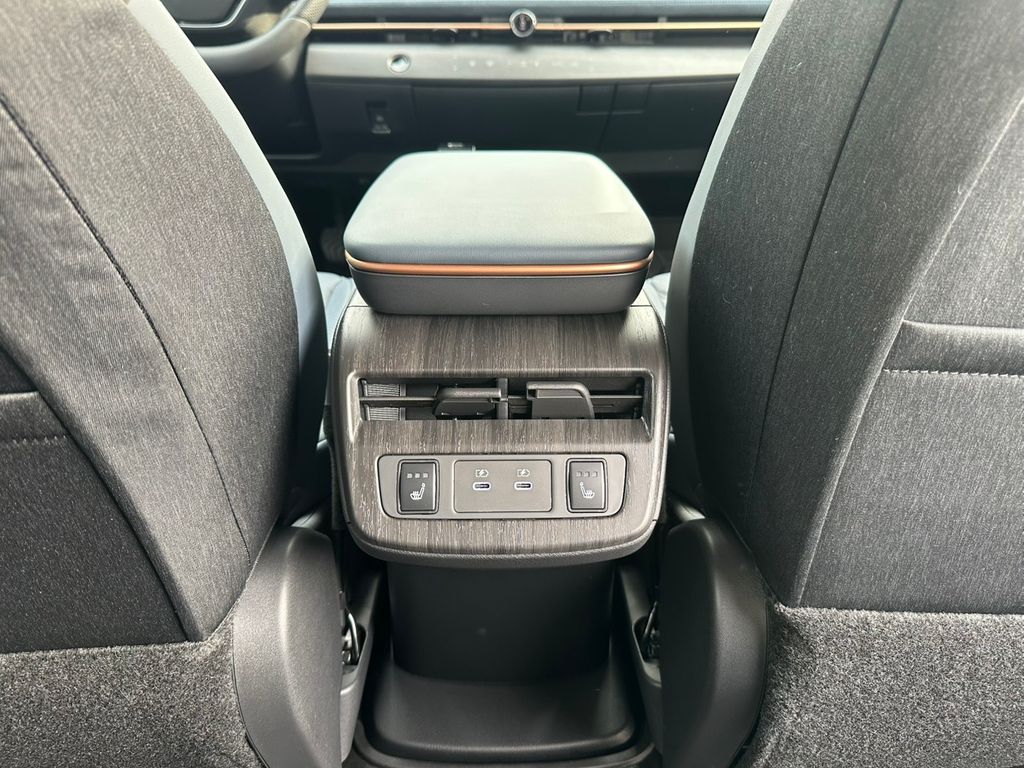 2025 Nissan Ariya PLATINUM+ e-4ORCE