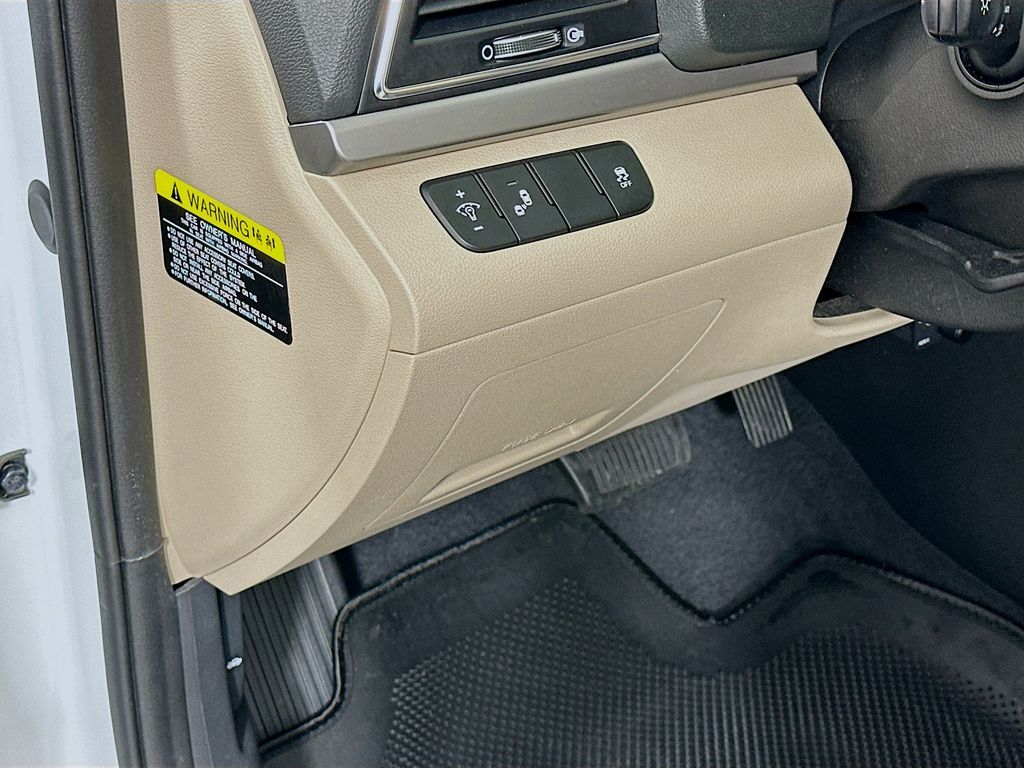 Thumbnail: 2018 Hyundai Elantra - 10