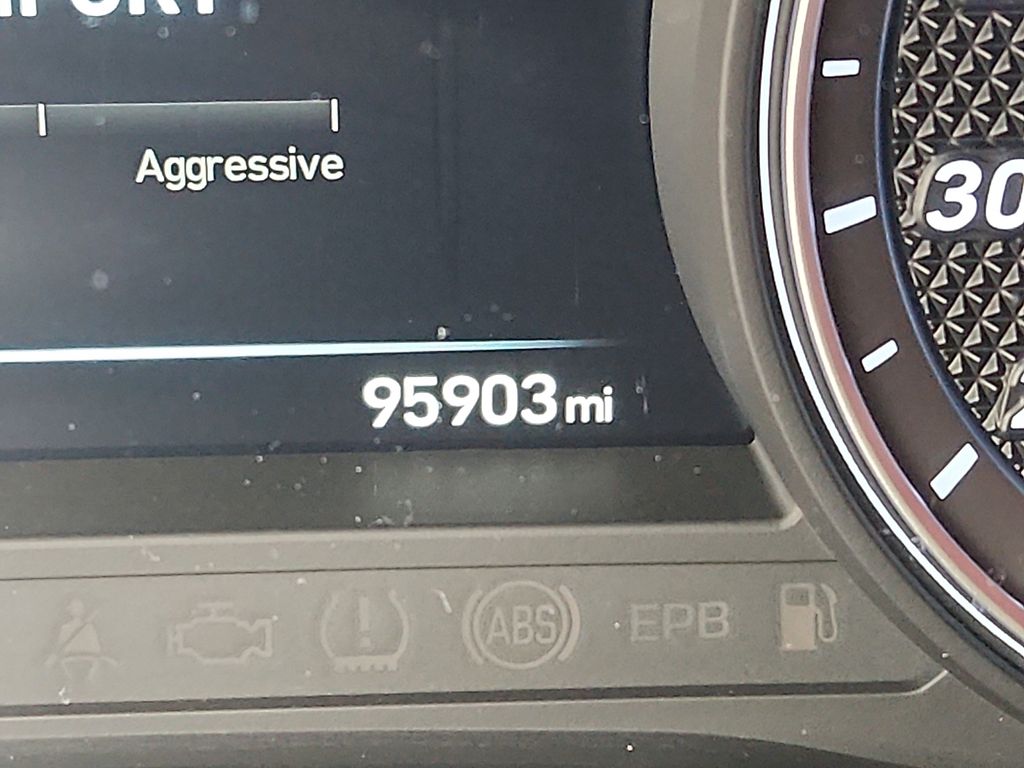 Thumbnail: 2019 Genesis G70 - 19