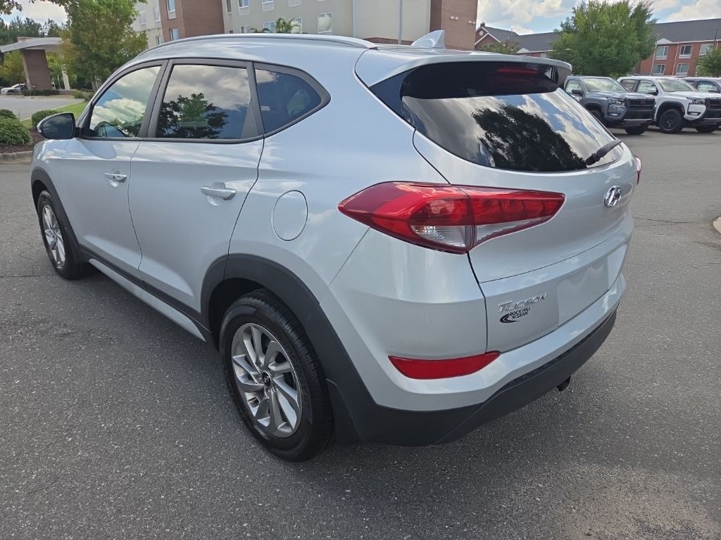 Used 2017 Silver Hyundai SE Plus image 5