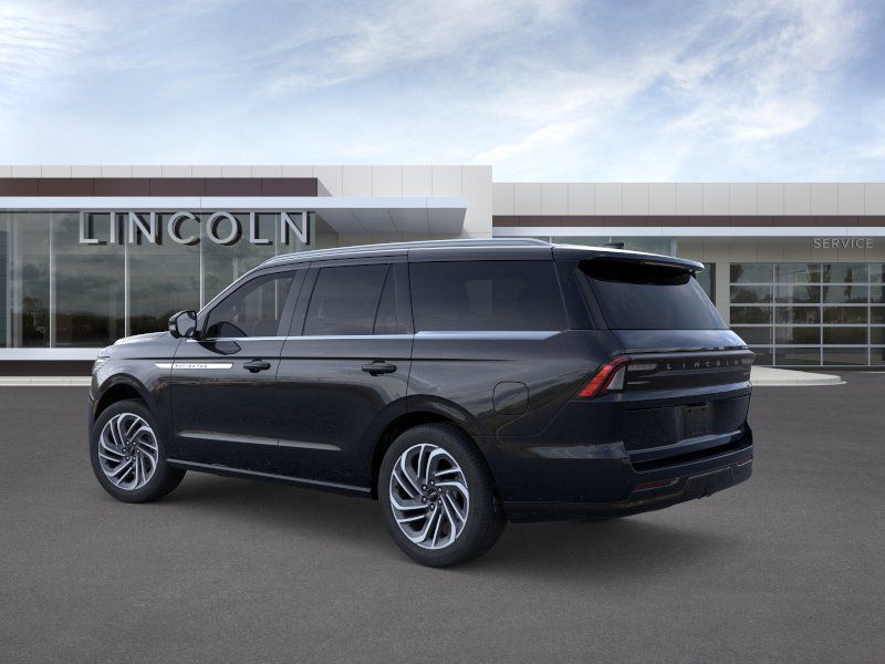 Thumbnail: 2026 Lincoln Navigator - 4