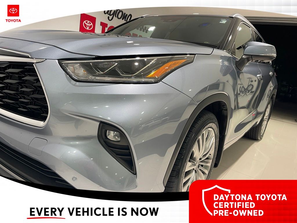 Used 2023 Toyota Highlander Hybrid SUV