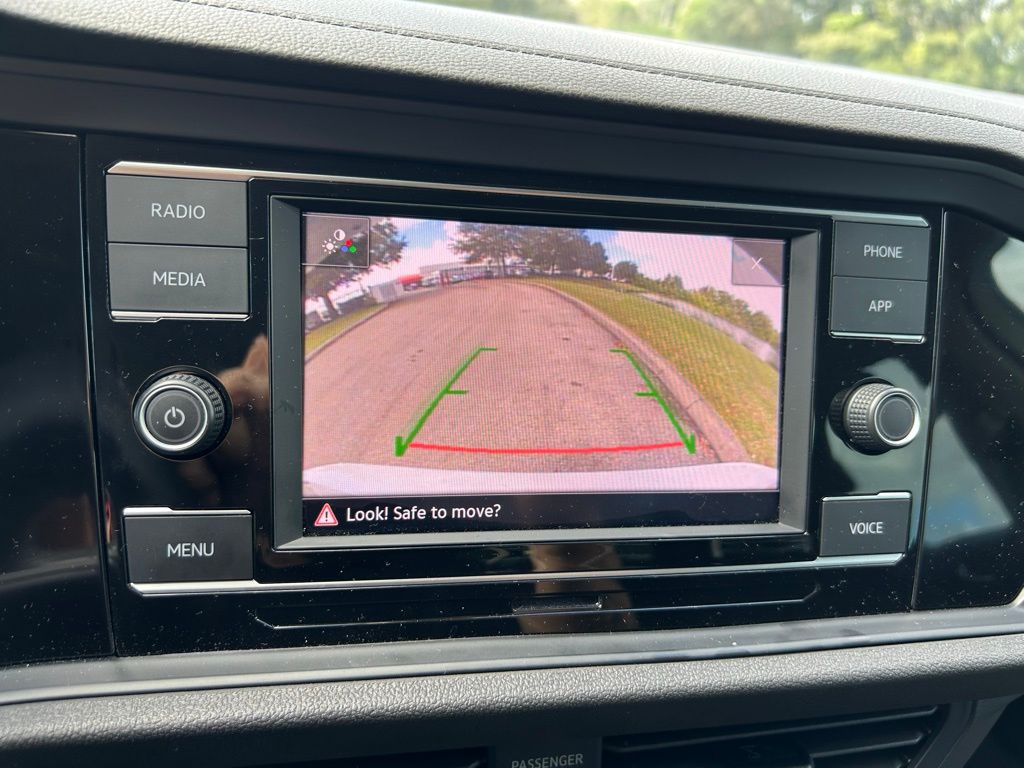 Thumbnail: 2023 Volkswagen Jetta - 25