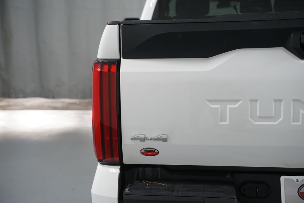 Thumbnail: 2024 Toyota Tundra - 10