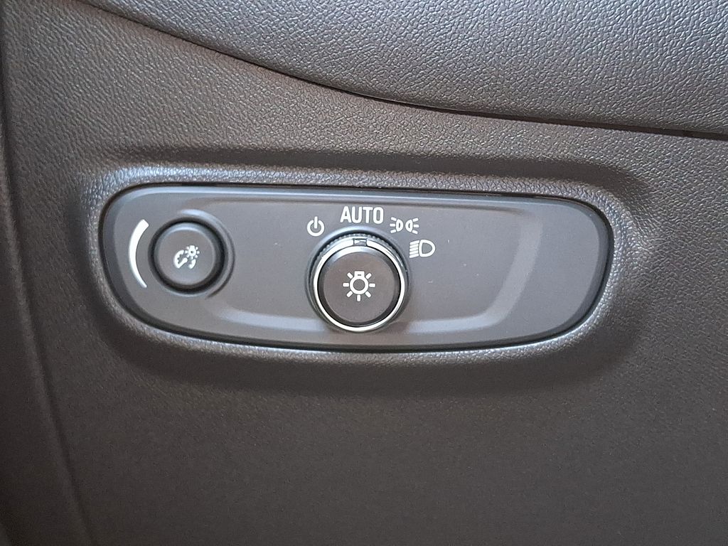 used 2023 Chevrolet Equinox car, priced at $25,408