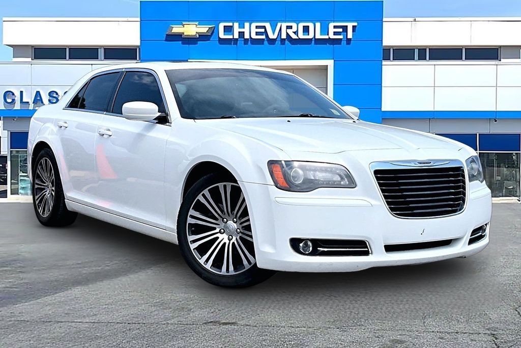 Bright White Clearcoat 2013 Chrysler 300 Sedan Rear-Wheel Drive 8-Speed Automatic