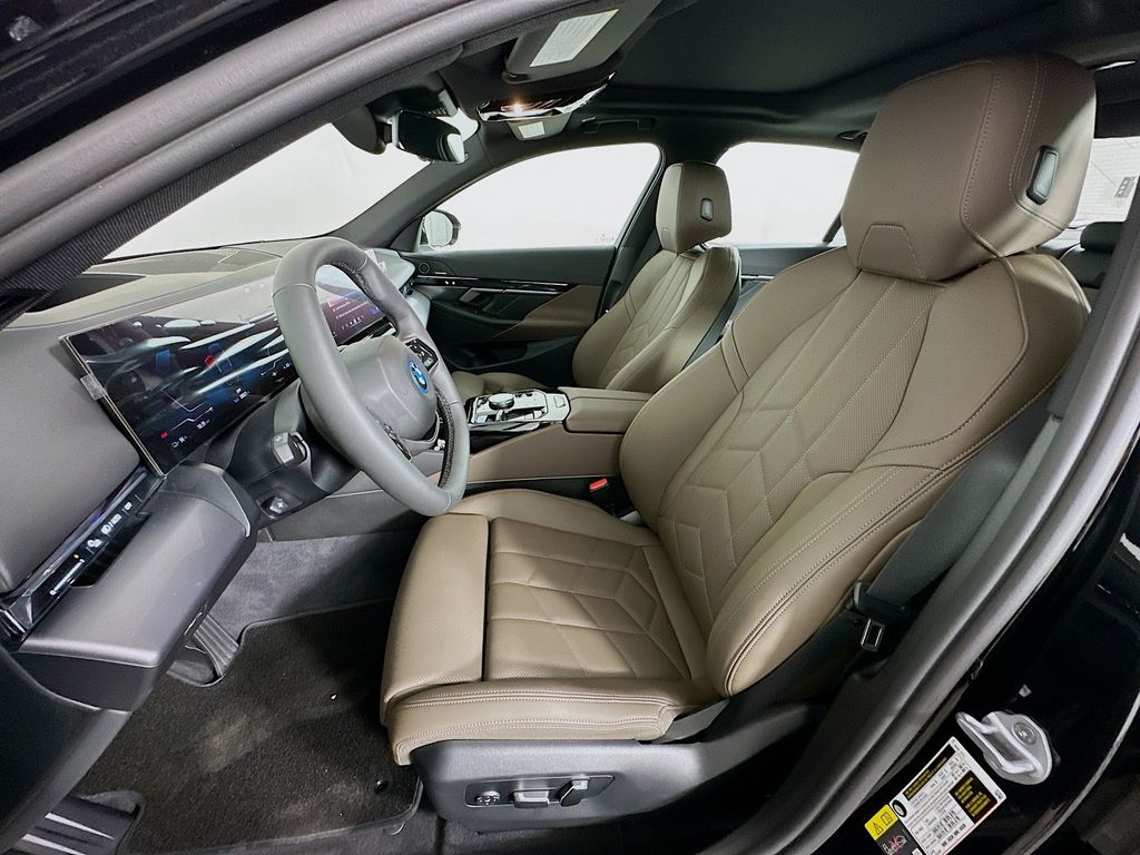 Thumbnail: 2025 BMW i5 - 16