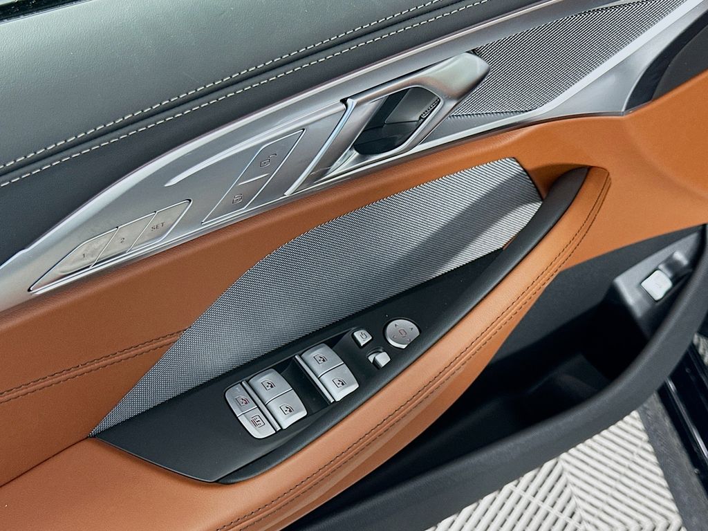 Thumbnail: 2026 BMW 8 Series - 20