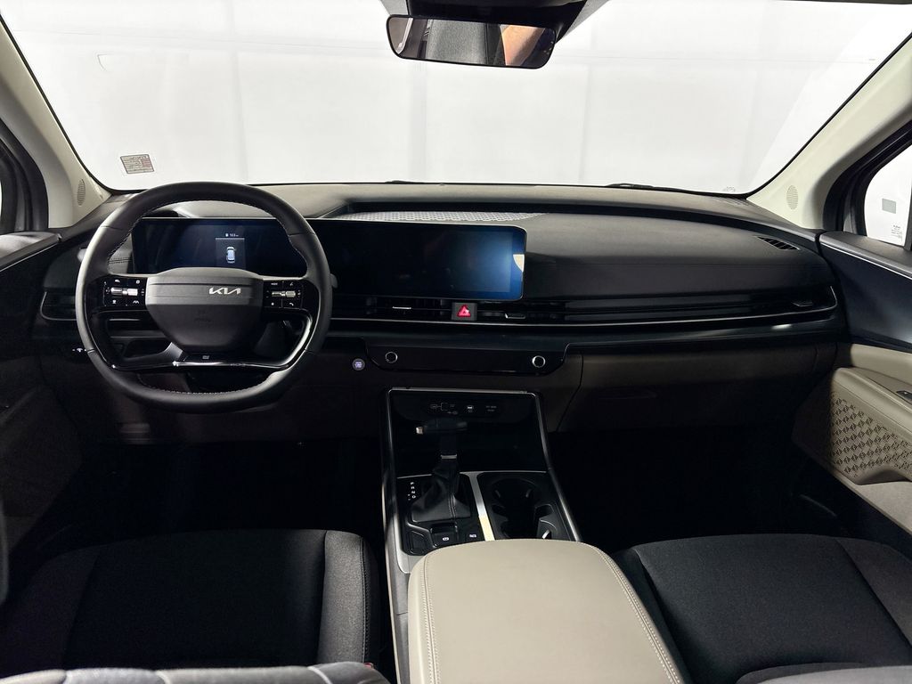 2027 Kia Carnival LX
