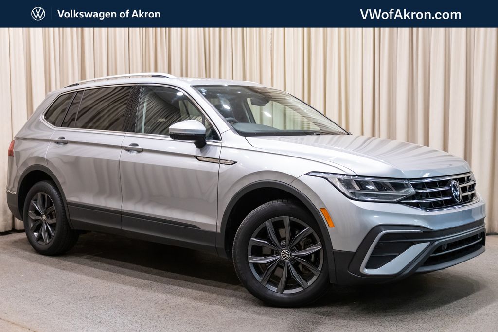 Silver Metallic 2023 Volkswagen Tiguan SUV / Crossover All-Wheel Drive 8-Speed Automatic