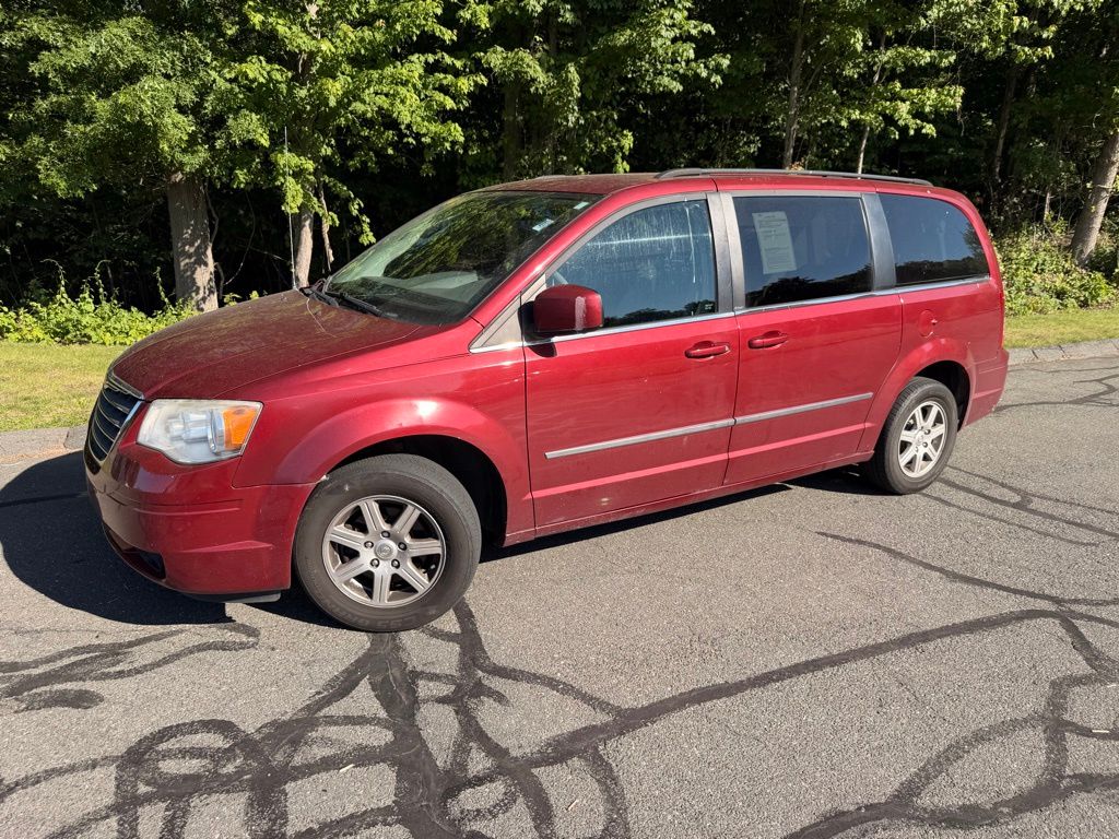 2010 Chrysler Town & Country Touring's photo