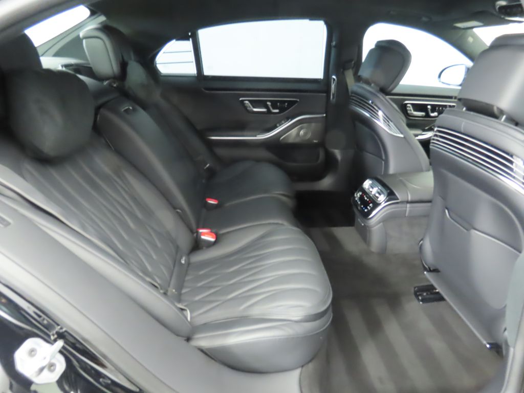 2025 Mercedes-Benz S-Class AMG S 63 4MATIC 23