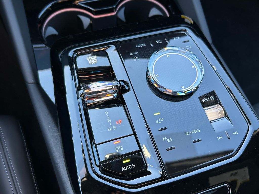 Thumbnail: 2026 BMW 5 Series - 28