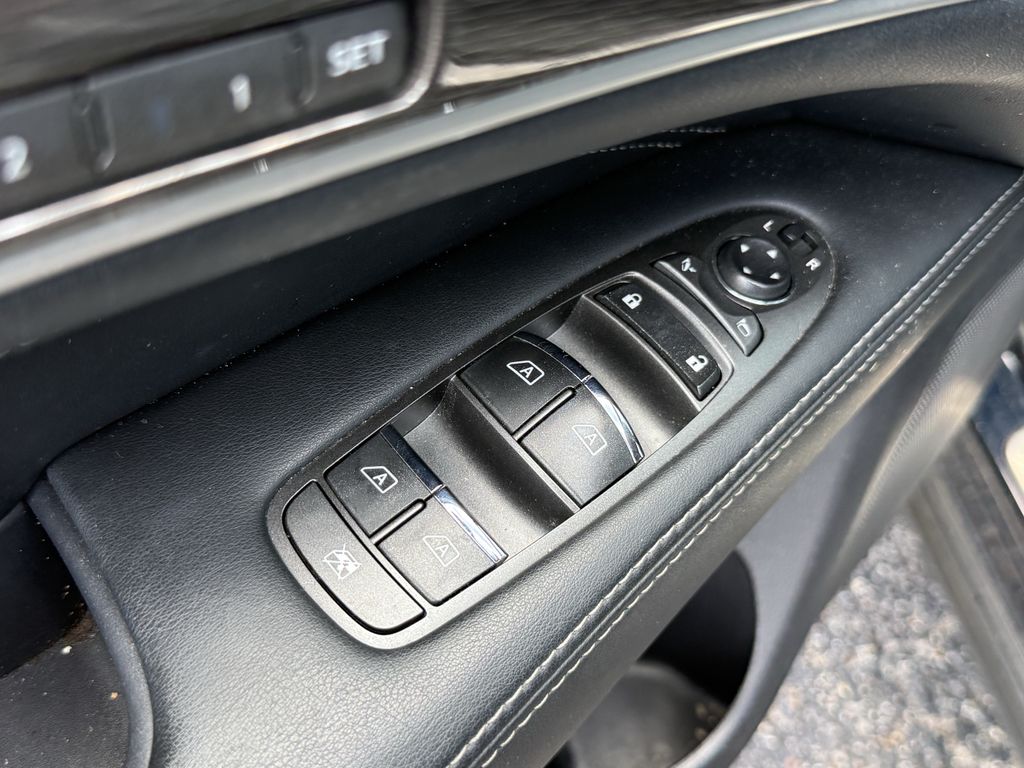 2017 INFINITI QX60 Base - 10