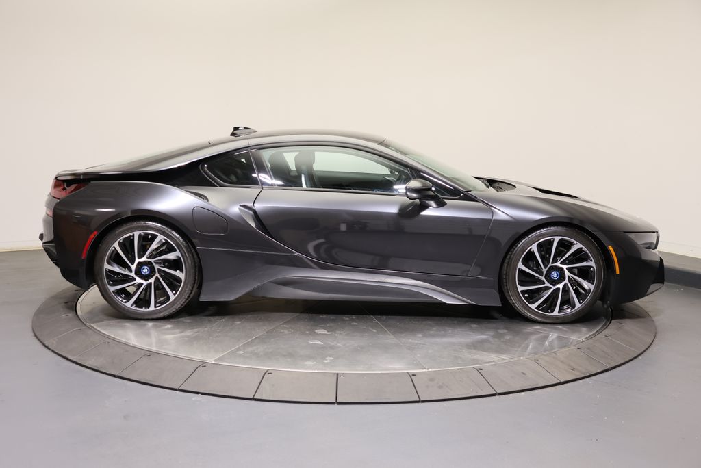 Thumbnail: 2015 BMW  - 8