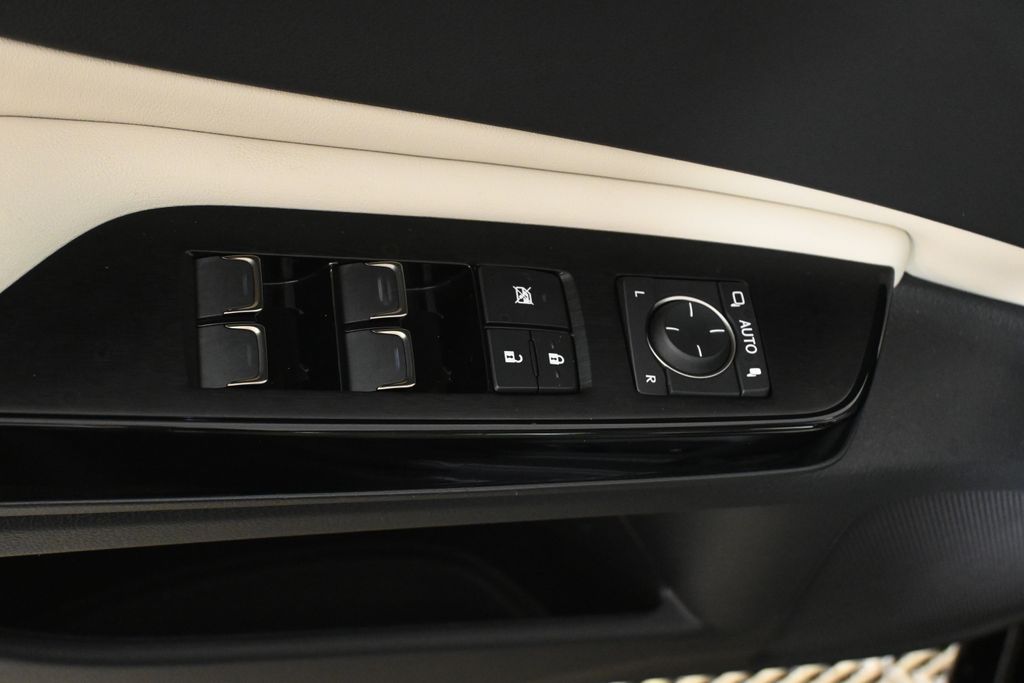 Thumbnail: 2025 Lexus ES - 30