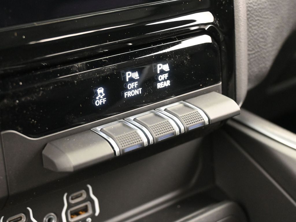 New 2026 Diamond Black Crystal Pearlcoat Ram Big Horn/Lone Star image 22