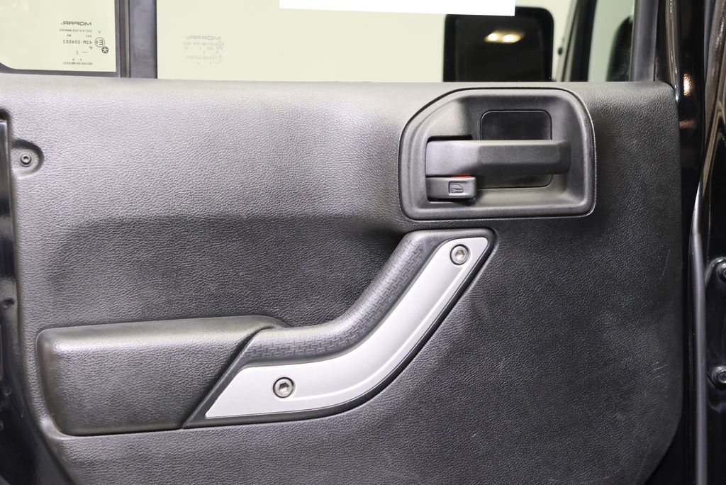 Thumbnail: 2013 Jeep Wrangler - 30