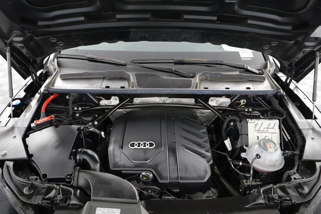 Thumbnail: 2023 Audi Q5 - 10