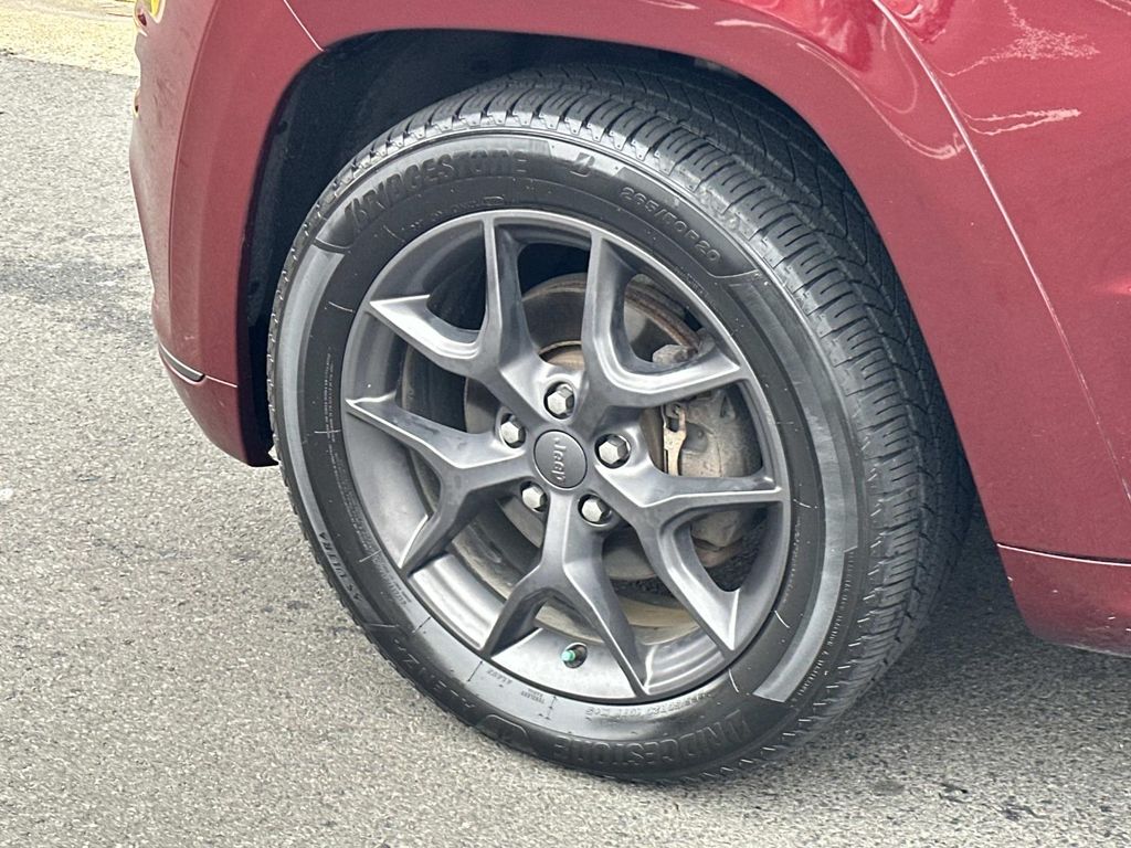 Thumbnail: 2019 Jeep Grand Cherokee - 15