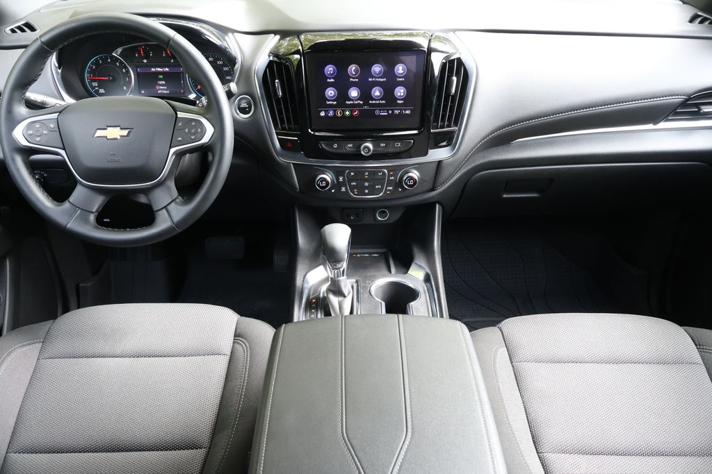 Thumbnail: 2023 Chevrolet Traverse - 16