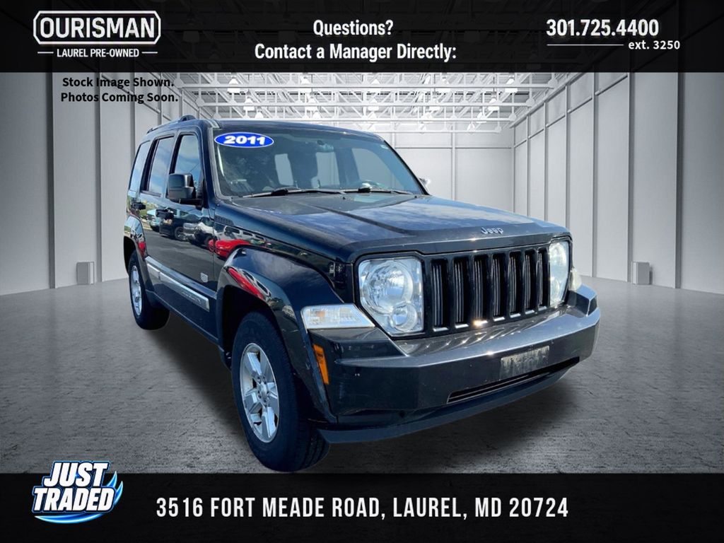 Brilliant Black Crystal Pearl 2011 Jeep Liberty SUV / Crossover 4X2 4-Speed Automatic