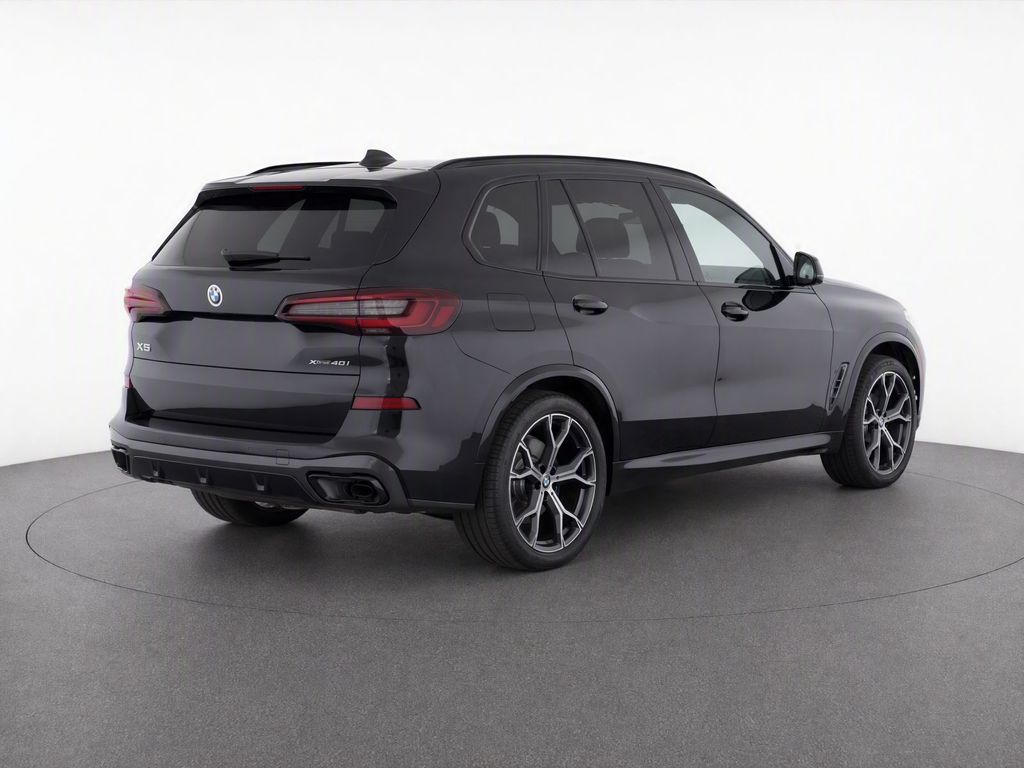 Thumbnail: 2021 BMW X5 - 3