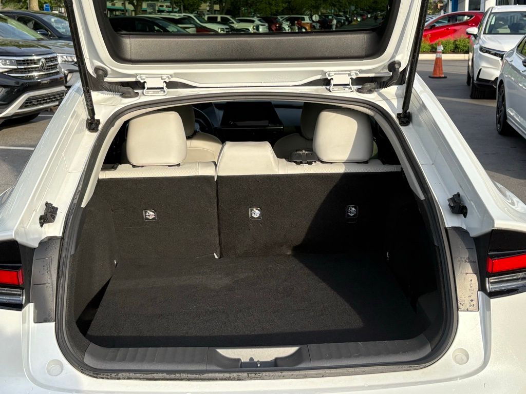 2023 Toyota Prius XLE photo