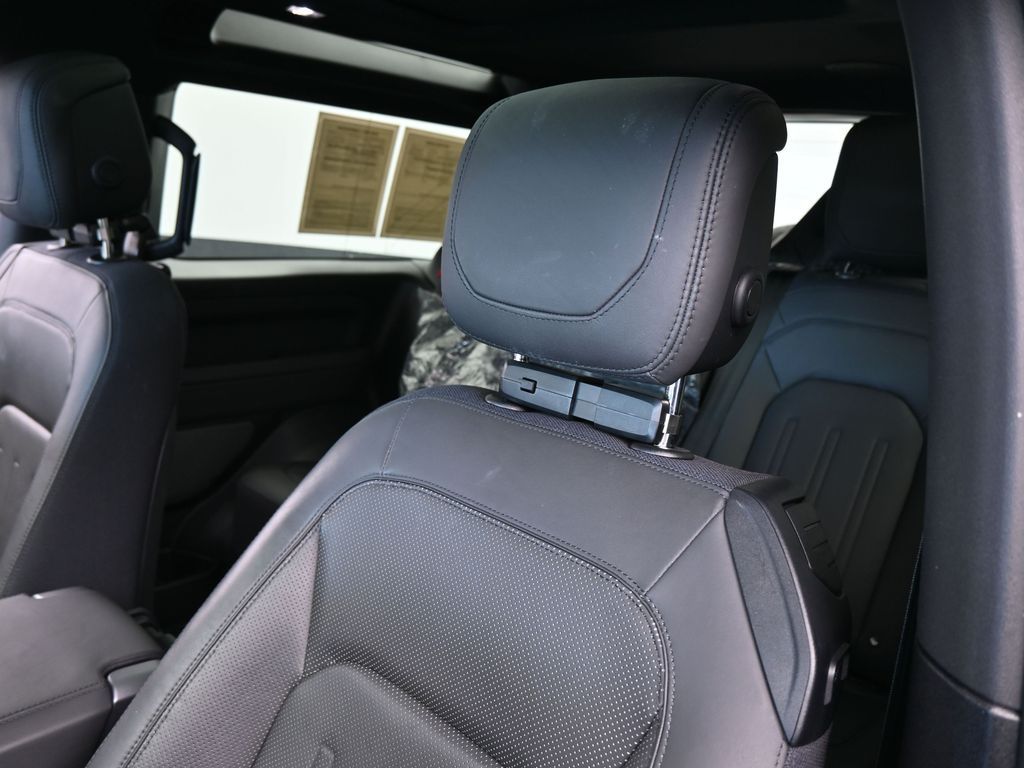 Used 2023 Black Land Rover X image 16