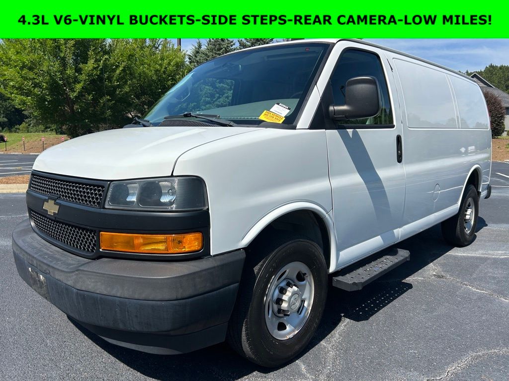 Summit White 2018 Chevrolet Express Cargo 2500 RWD Van Rear-Wheel Drive 8-Speed Automatic Overdrive