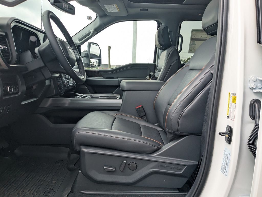 2026 Ford F-350 Super Duty LARIAT