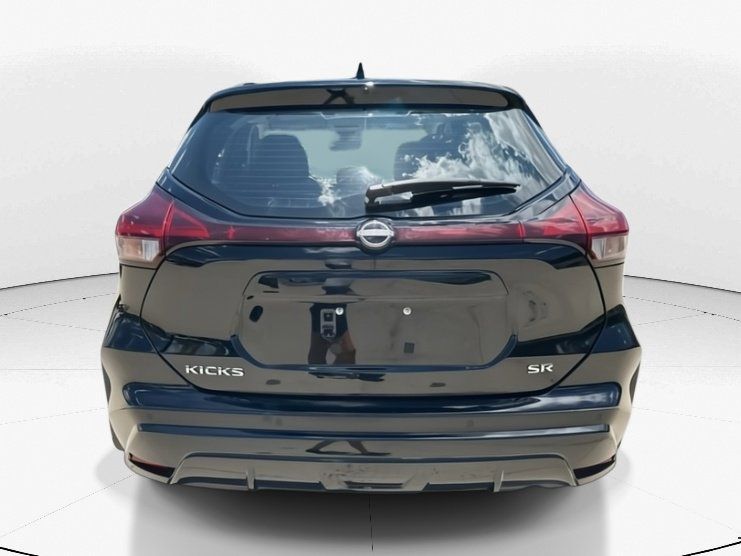 2023 Super Black Nissan Kicks SR FWD SUV