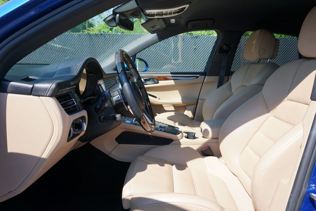 Thumbnail: 2019 Porsche Macan - 9