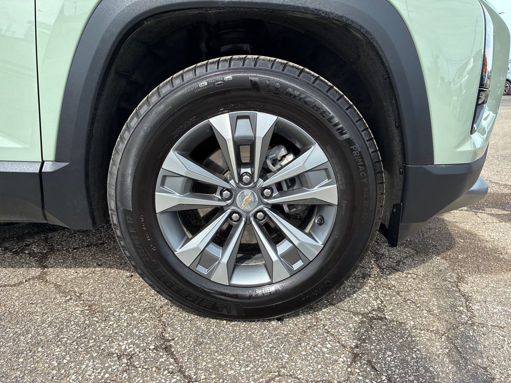 2025 Chevrolet Equinox LT Green at Klick Lewis Buick Chevrolet
