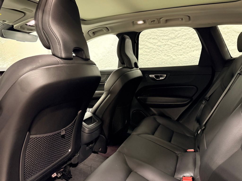 Thumbnail: 2023 Volvo XC60 - 20