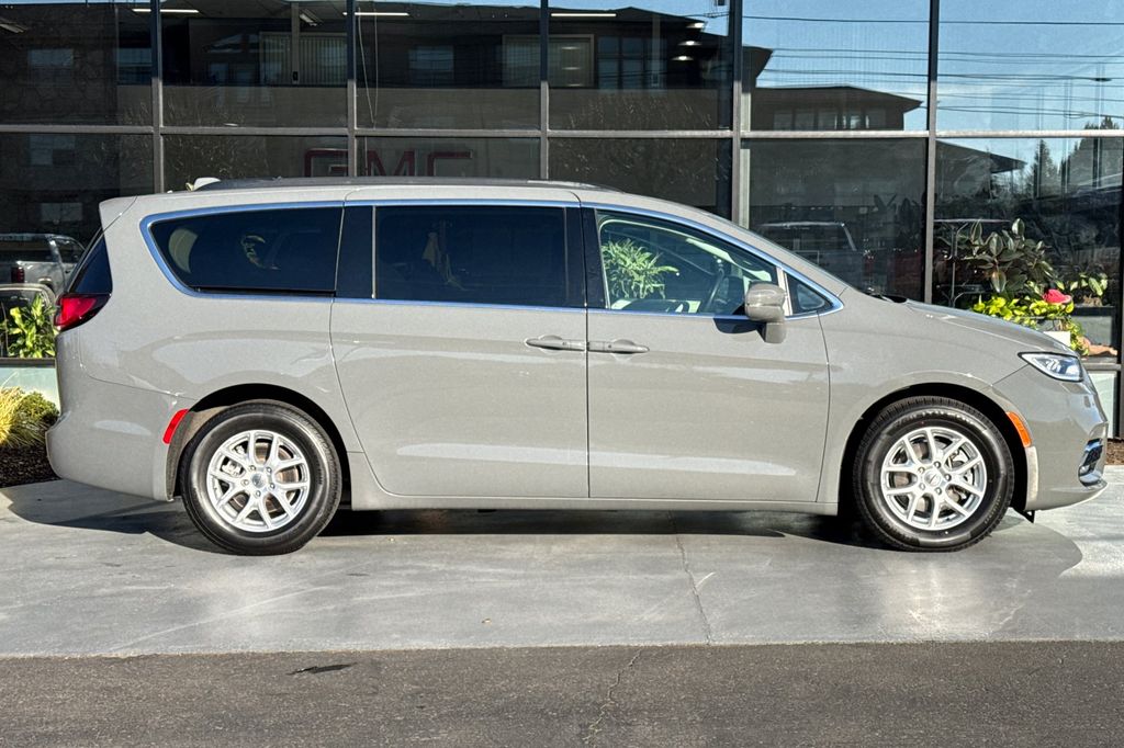 used 2022 Chrysler Pacifica car, priced at $21,918