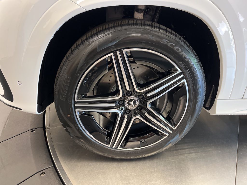 Thumbnail: 2026 Mercedes-Benz GLE - 10