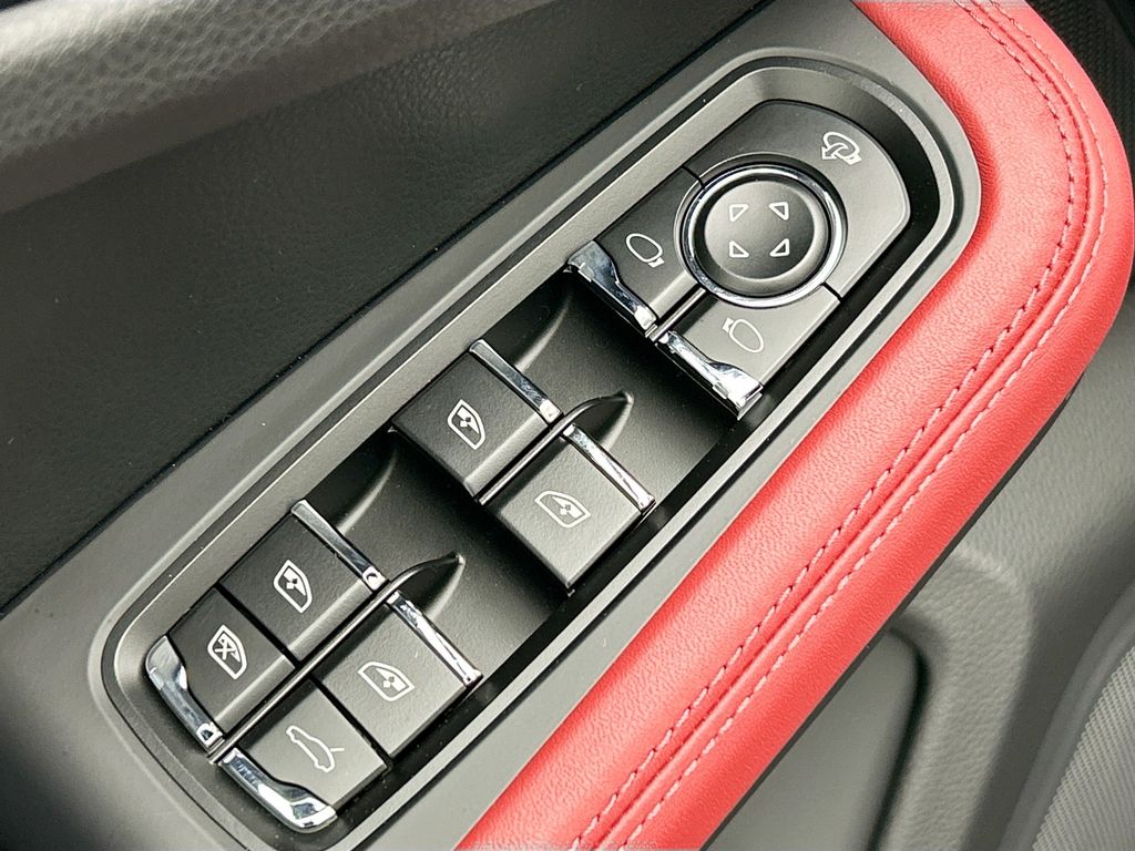 Thumbnail: 2026 Porsche Macan - 24