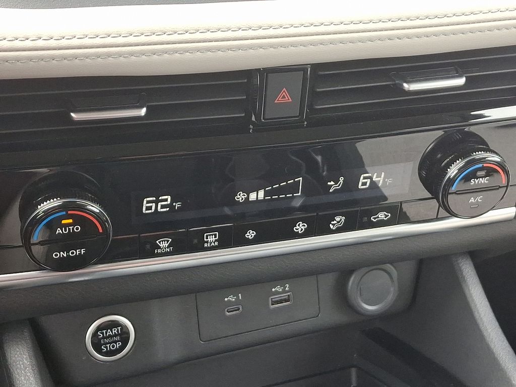 2022 Nissan Rogue SV 16