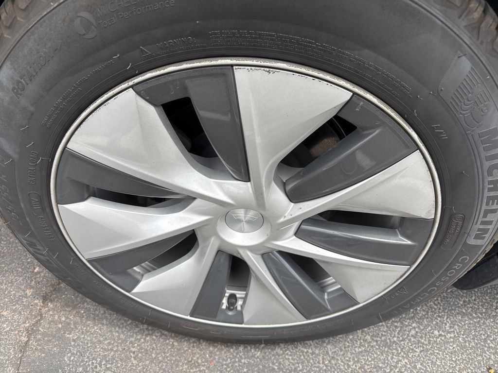 2022 Tesla Model Y Long Range 4