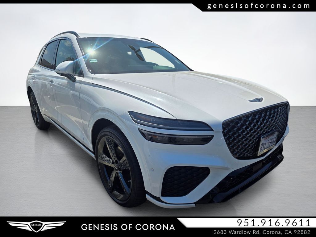 White 2022 Genesis GV70 SUV / Crossover 8-Speed Automatic