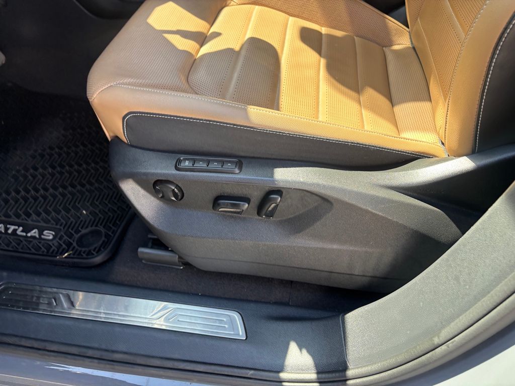 Used Car 2024 Volkswagen Atlas Cross Sport  2.0t Sel R-line For Sale Under $40,000 In Austin, Texas